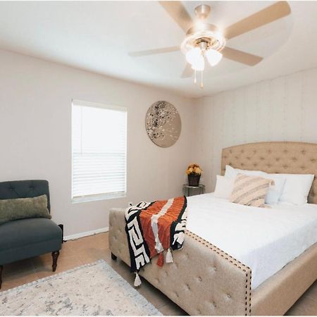 Enticing 1Br Apartment In The Heart Of The Heights Houston Bagian luar foto